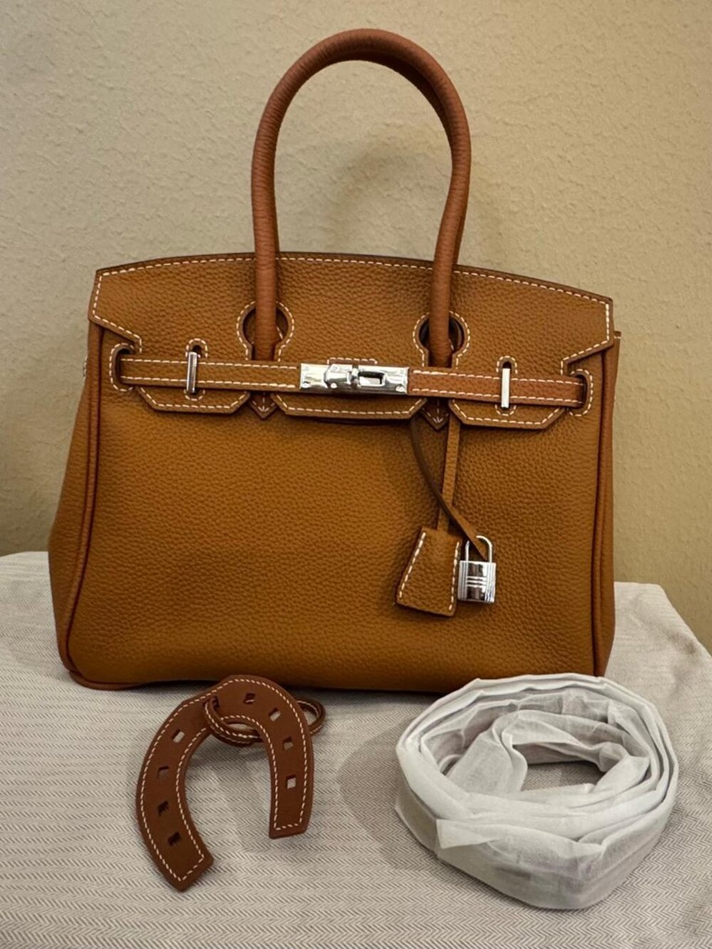AS-NEW TOGO LEATHER SATCHEL BAG - Picture 2 of 14